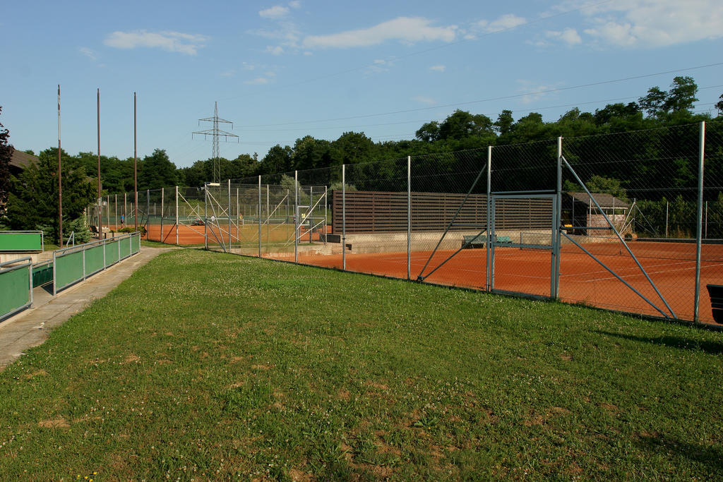 Tennis- Und Freizeitzentrum Neudorfl Экстерьер фото